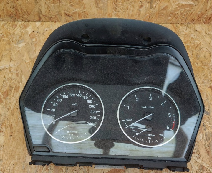 BMW 1 F20 F21 2018 Instruments tachymètre compte tours / Predkosciomierz