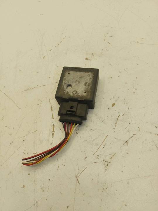 VW PASSAT B8 AUDI Q3 LEON III modulo Centralina POMPY carburante 5Q0906121F