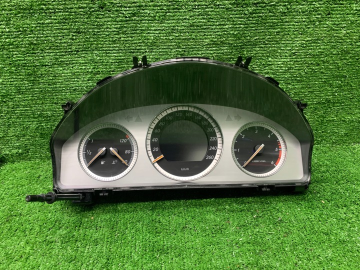 MERCEDES W204 2.2 CDI quadro strumenti TACHIMETRO contagiri OROLOGIO EUROPA A2045404548