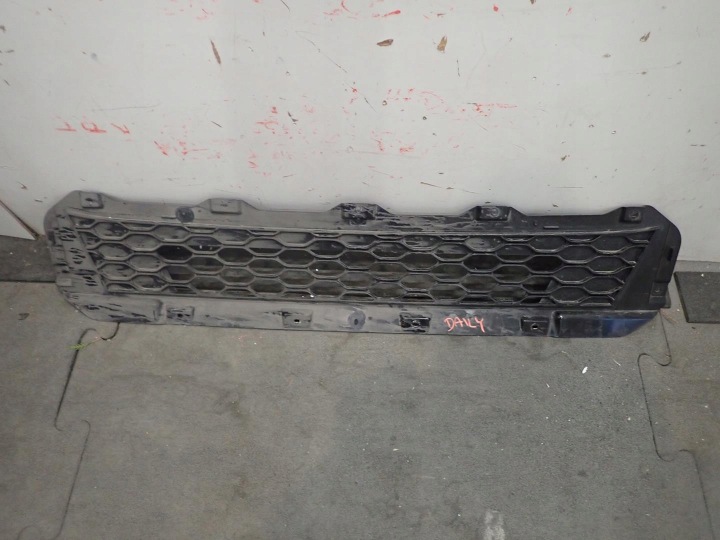 LÜFTUNGSGITTER DER STOSSSTANGE IVECO EUROCARGO 5801690084