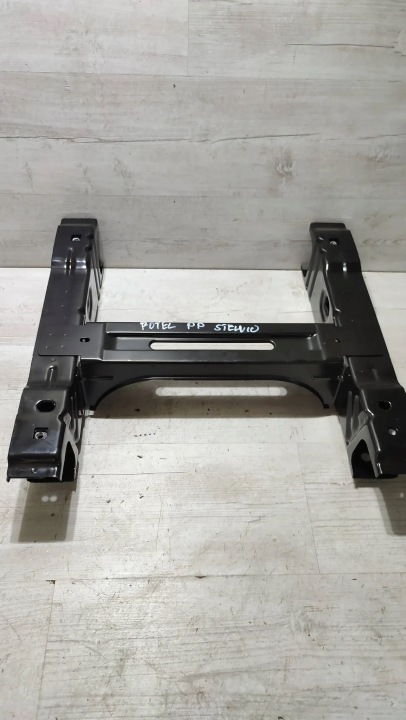 Alfa Romeo Stelvio 2.0T 21r. holder seat right front