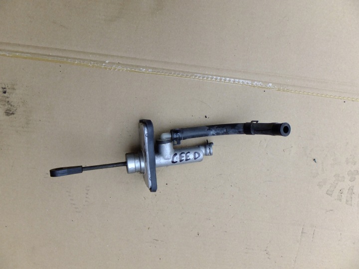 pump of the clutch kia ceed and 1,6 crdi lift 2009r