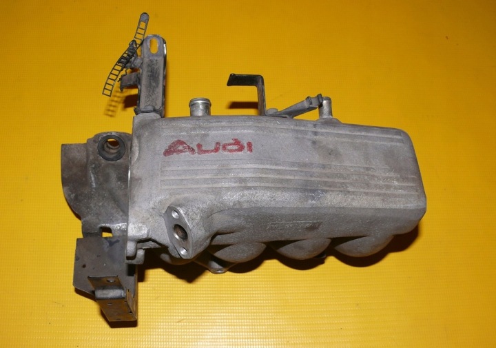 intake manifold AUDI 80 B4 2.0 8V 115KM ABK 037133223AE