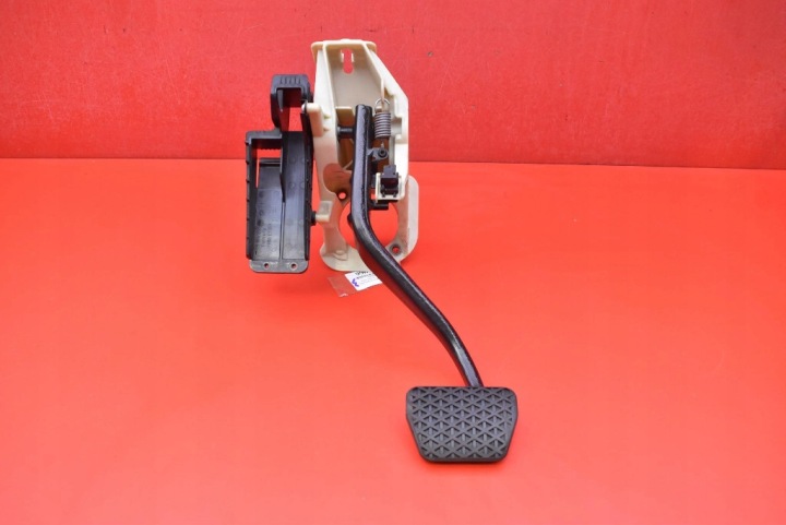 PEDAL brzdy AUTOMAT 9144253 BMW F10 F11 3.0 D 258 KM LIFT 13-17