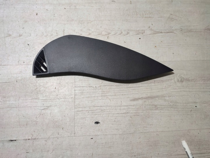 Volkswagen Touran III 20r 5TA left side cover of the dashboard rozdzielczej