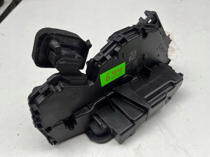 VOLKSWAGEN SEAT SKODA de la Serrure Portière Droite Arrière 5TA839016N @M