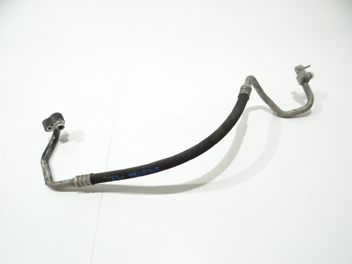 vedení hadice klimatizaci BMW F30 F31 N20B20B 9213844
