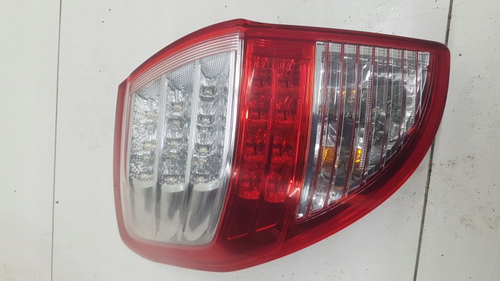 Licht links hinten LIFT TOYOTA RAV4 3