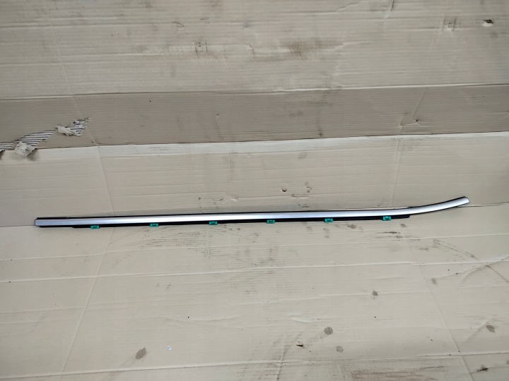 moulding dust door right front HYUNDAI I30 II 2012- CHROM