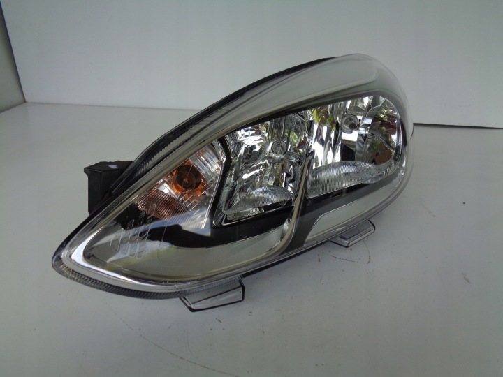 light left REFLEKTOR FORD FIESTA MK8 17