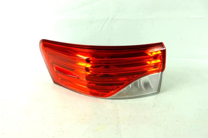 Licht links heck links hinten TOYOTA AVENSIS 3 III T27 LIFT KOMBI 12-15 2012