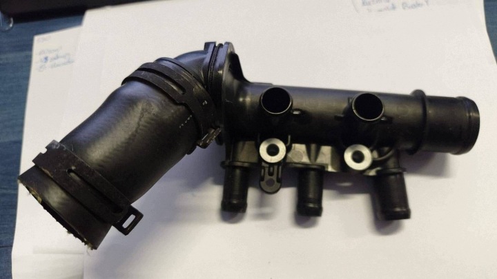 vedení vodní turbíny Dacia Bigster R1310 210471383R