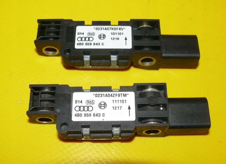 snímač nárazu Narazenia airbag AUDI S6 A6 C5 V6 99-04r 4B0959643C