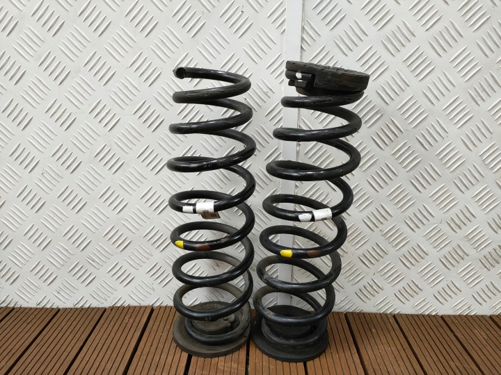 HYUNDAI i30 III 16-23 KOMBI Ressorts Arrière de la suspension 55350-G4FA0 2SZT. OE