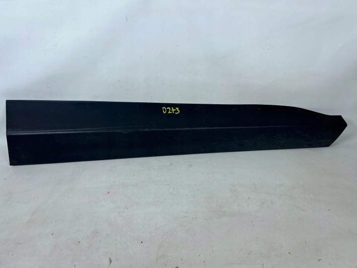 TOYOTA YARIS CROSS moulding door right front 75073-K2010