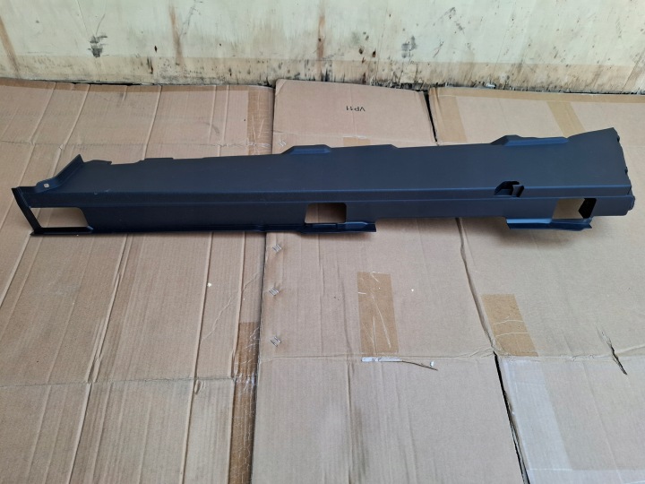 Insert Plastique Porte coffre hayon Droit BENTLEY BENTAYGA 17r