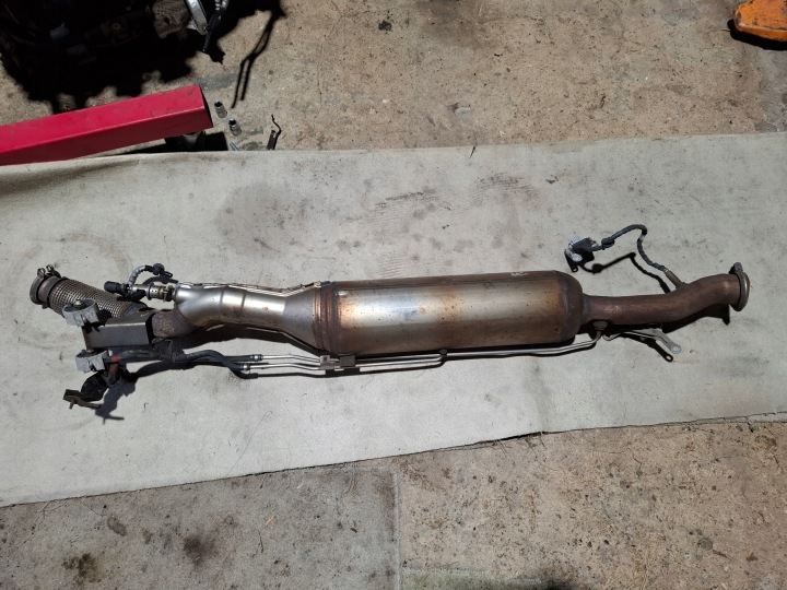 Peugeot 3008 II filter czastek stalych DPF 9818135880 F010