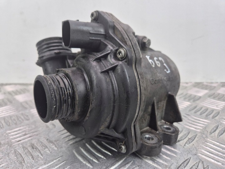 BMW X5 E70 xDrive 40i N55 Wasserpumpe 7632426
