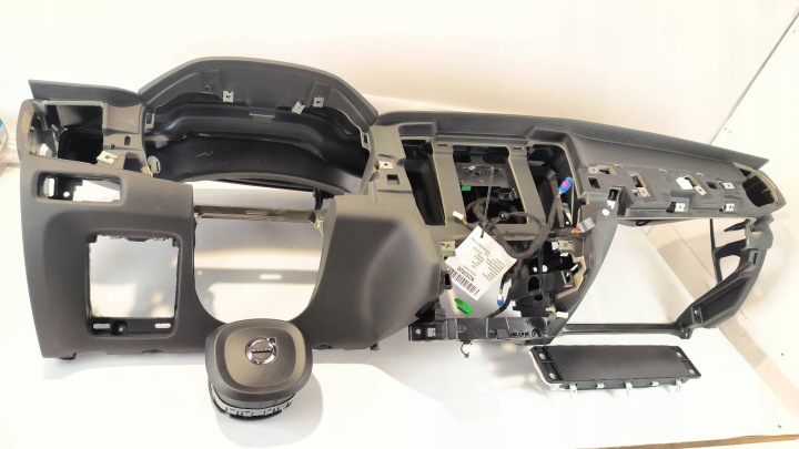 přístrojová deska kokpit AIBAR airbagy VOLVO S90