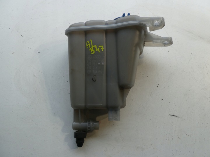 AUSDEHNUNGSBEHÄLTER DES WASSERS AUDI A4 Q5 8K0121403Q