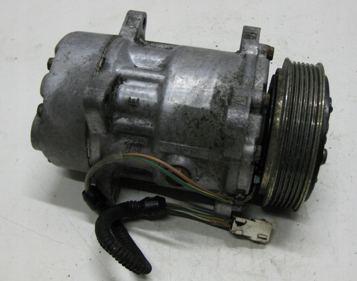 MERCEDES W203 W220 W11 3.2 CDI compressor of the air conditioning A0002309011