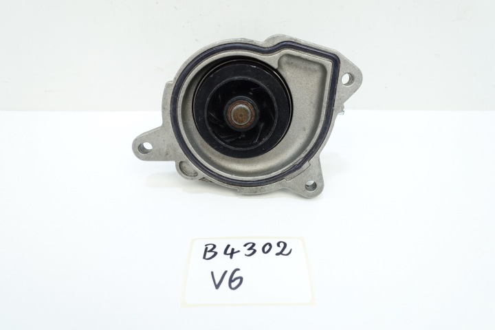Pompe eau moteur auxiliaire VW POLO GOLF TOURAN 03F121004E