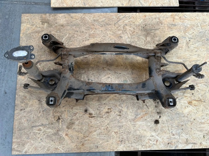 Rama pomocnicza hinten Achsträger Fahrschemel Achsträger BMW 1 F20 F21 2013 6792505