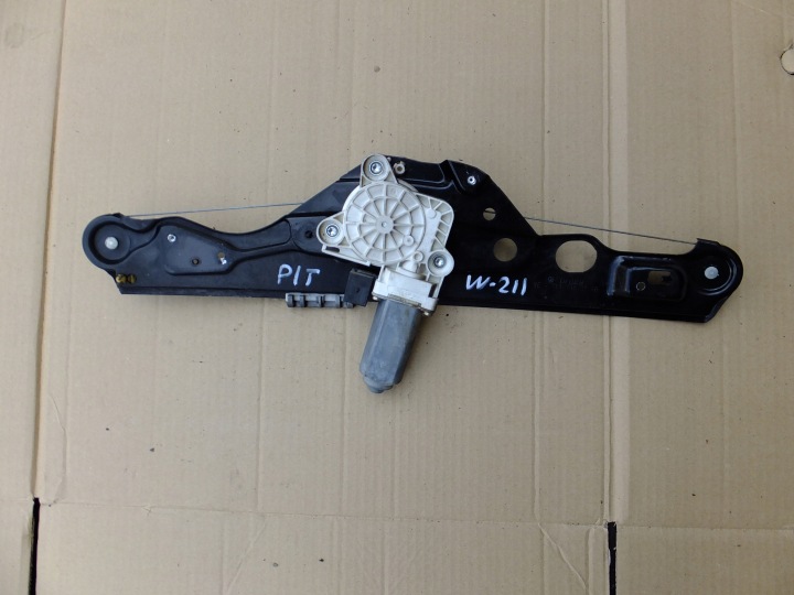 mini motor window regulator right rear part mercedes w211 kombi A2117300246