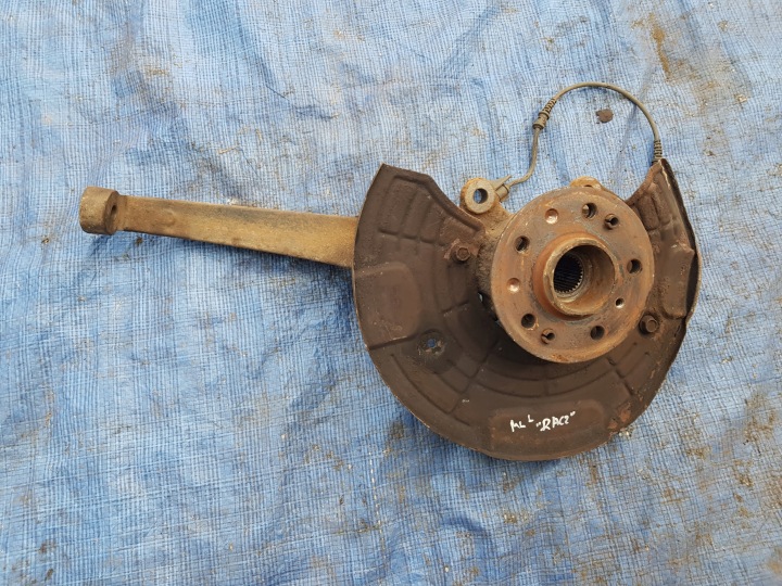 Achsschenkel Radnabe Radlager links vorne MERCEDES W251 W164 ML GL X164 02060642 C2060642