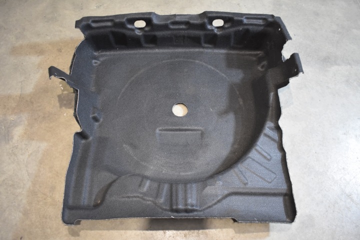 parfait état revêtement plancher tapisserie roues de la roue de secours coffre MERCEDES GLS X167 1