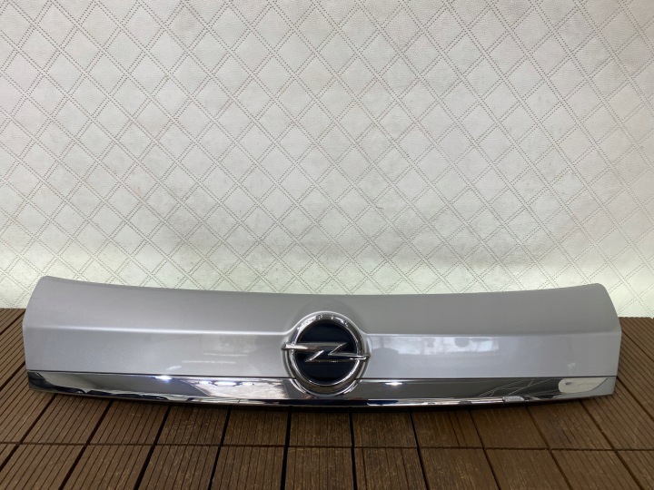 OPEL MOKKA 13-18 Blende Schutzkappe heckklappe + KAMERA Rückfahrwarner 95387734 Farbe Z176