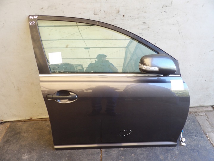 TOYOTA AVENSIS II T25 LIFT LAK.1G3 dveře předek pravé