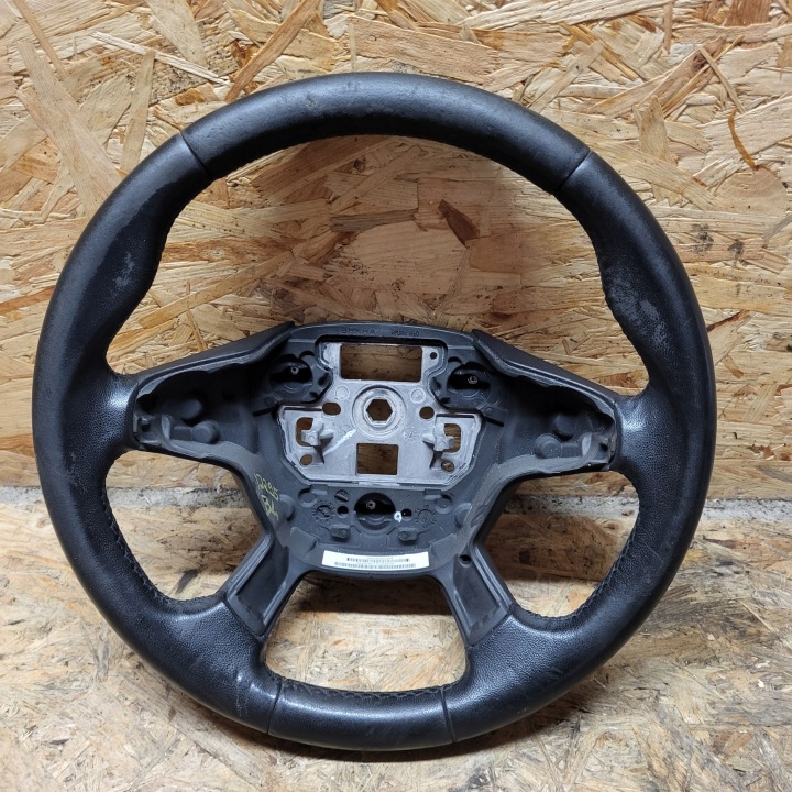 FORD FOCUS MK3 11-15r KOMBI HB volan SKORZANA