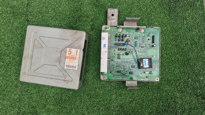control unit of the engine SUZUKI JIMNY 33920-81A2 5i 5 and 1998R > 2000R without IMO