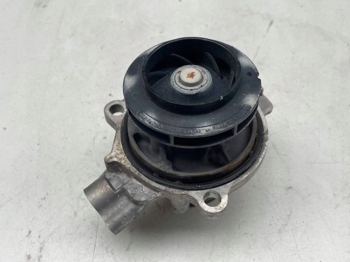 Pompe eau moteur auxiliaire Original Volkswagen Touran III 010157802KT