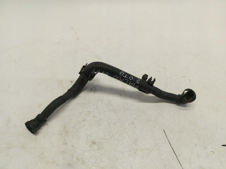 Porsche Macan II LIFT Tubazione tubo d’acqua 06N103213