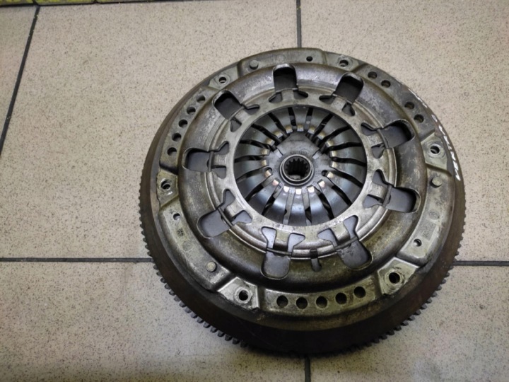 OPEL VECTRA C 1.8 Kupplung Druckplatte Reifen Rad schwungscheibe schwungrad