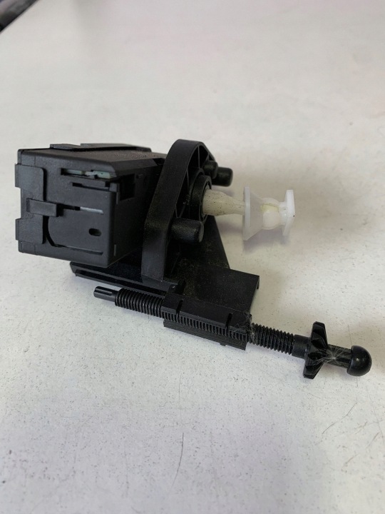 2009 Volvo S80 Lamp control motor 205319HAY 7