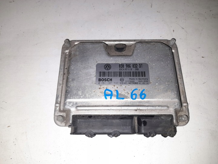 VW AUDI BEDIENTEIL COMPUTER DES MOTORS 030906032DT