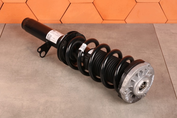 BMW 5' G31 530dX 540dX 540iX shock absorber left front front 6880083