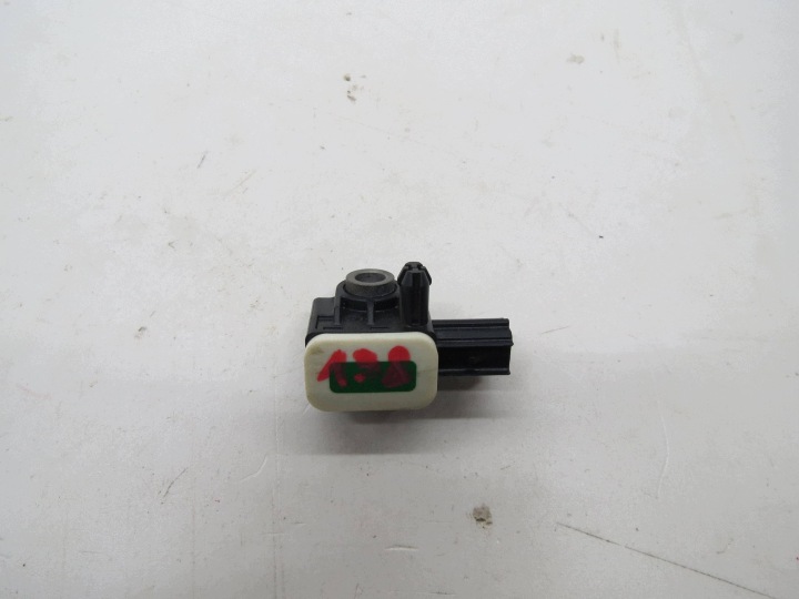 Beschleunigungssensor Crashsensor AIRBAG VOLVO S60 II V60 und 8V4T14B006AA 110527