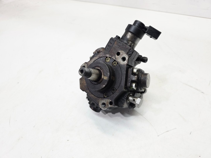 Pompe alimentation carburant CR AUDI A4 B7 A6 C6 A8 D3 2.7 3.0 TDI 059130755E