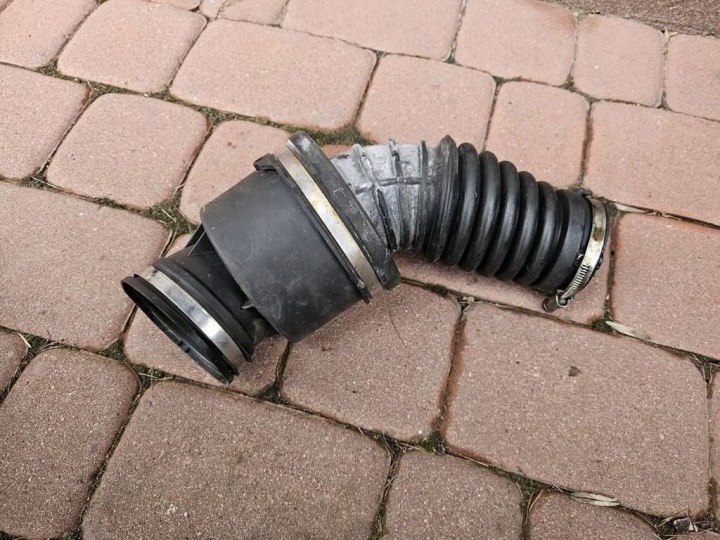 pipe tube of a filter, air 2.0D 170KM B20DTH Opel Zafira C 1108536S01
