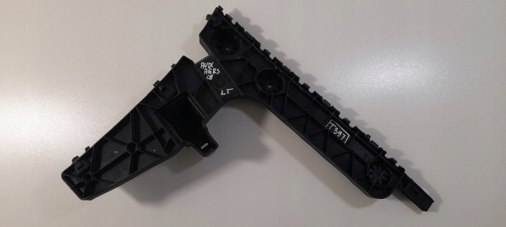 Audi RS6 C8 support left of a bumper of the rear 4K9807453B (T397)