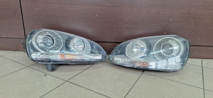 REFLEKTPR FANALE FARO Anteriore Anteriore Destro VW GOLF V 0301212272