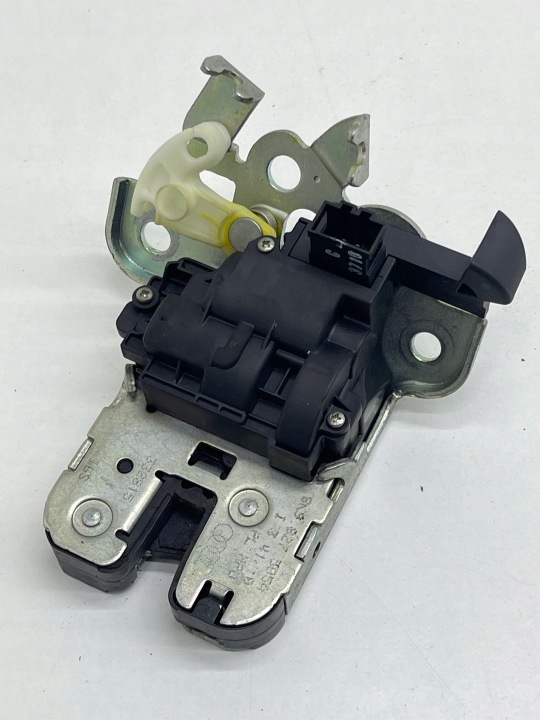 AUDI A4 B8 A7 C7 lock of the rear bonnet boot SPRAWNY!