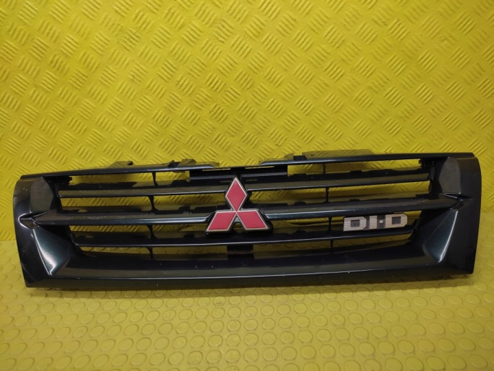 MITSUBISHI PAJERO 3 GRIGLIA MR387981