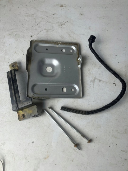 Grundlage Halter AKUMULATORA DACIA SPRING 244210230R