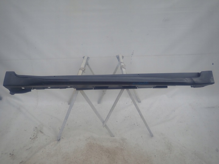 TOYOTA AVENSIS T29 15-19 Jupe Droite Moulage Jupe