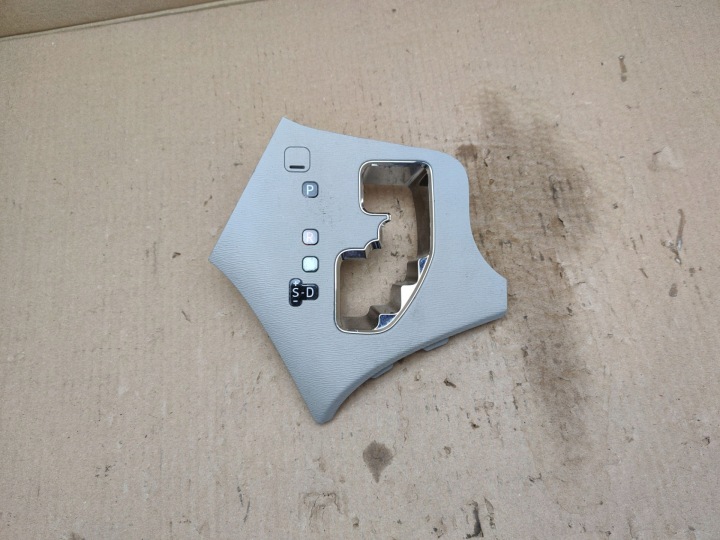 frame drazka changes of the gear Toyota Sienna 3 2011 76F438